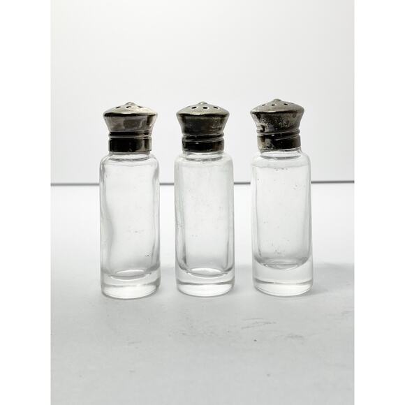 Vintage Silverplate Miniature 3-Shaker Salt & Pepper Cruet, Apple Condiment Dish - Picture 6 of 13